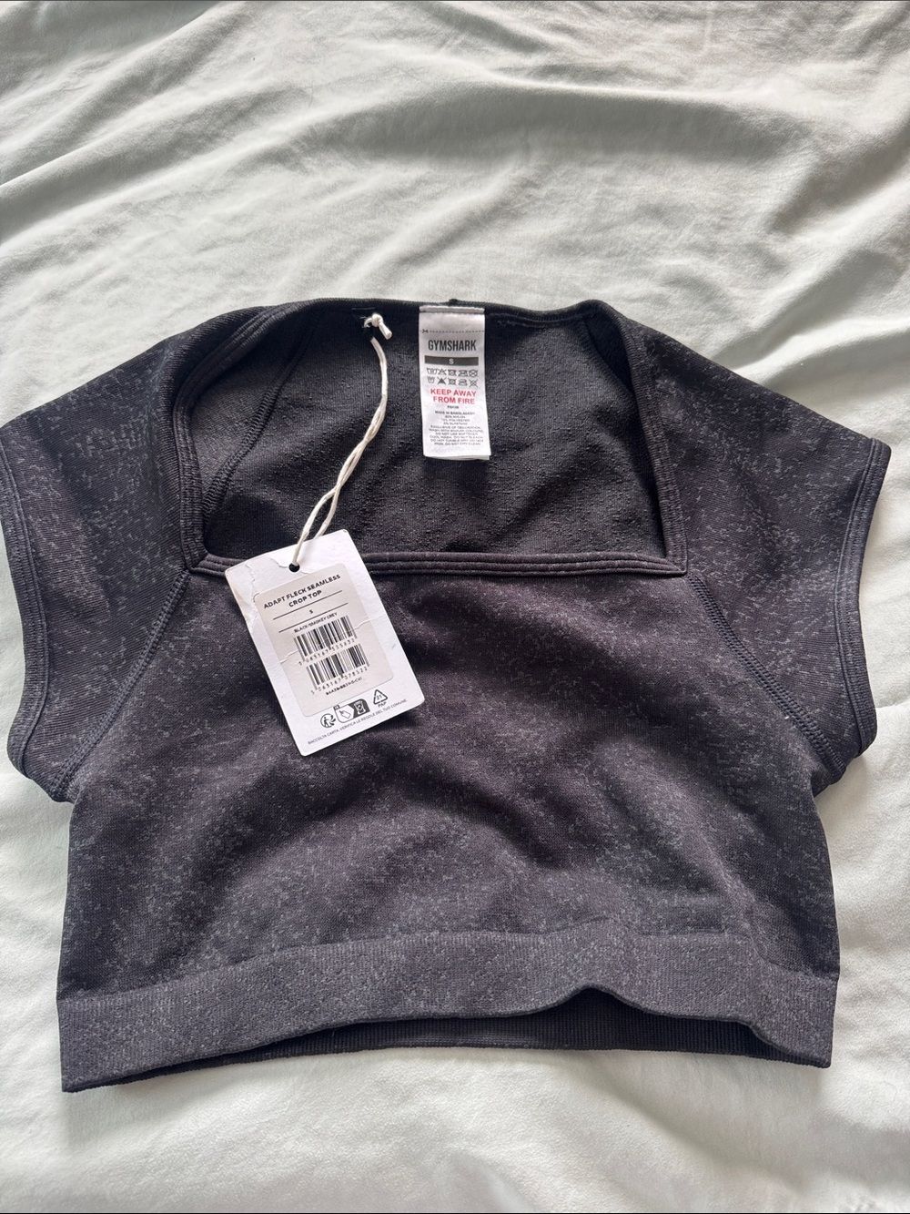 Gym shark top
Size small Cropped
Cropped